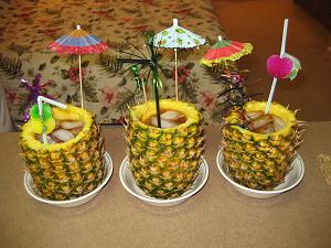 Honolulu Oahu Hawaii food
              and tropical drinks